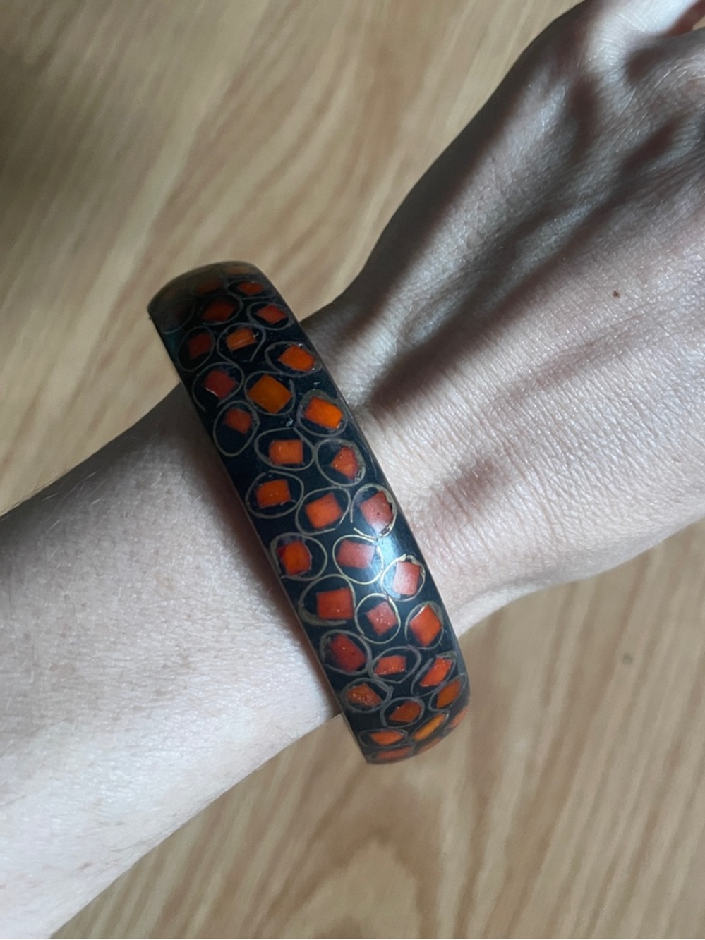 Resin Bangle Bracelet with Red Mosaic Pattern
